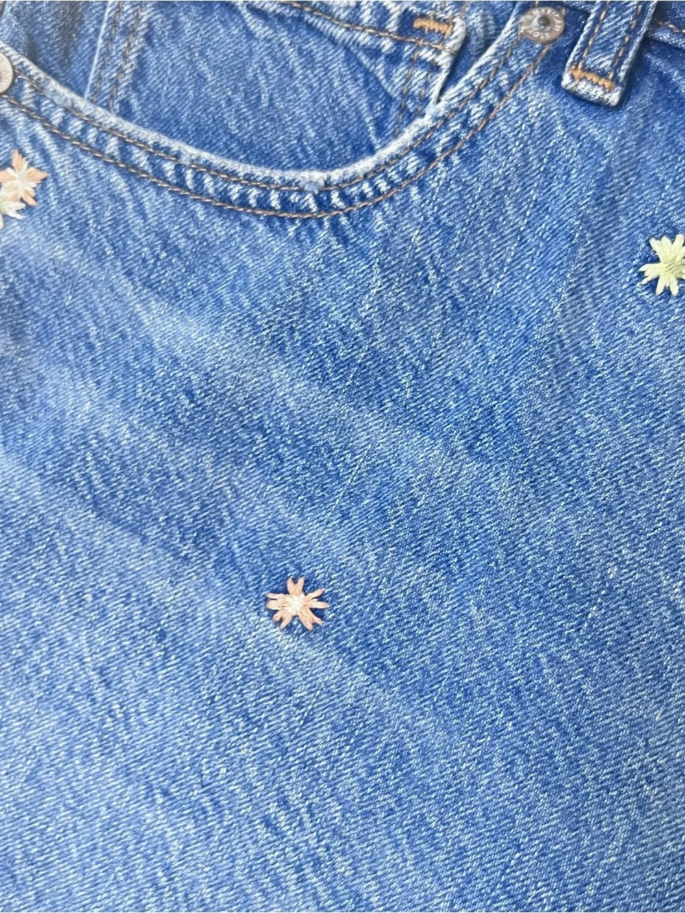 Womens American Eagle Blue Denim Mom Shorts Floral Embroidery Raw Hem Size 16